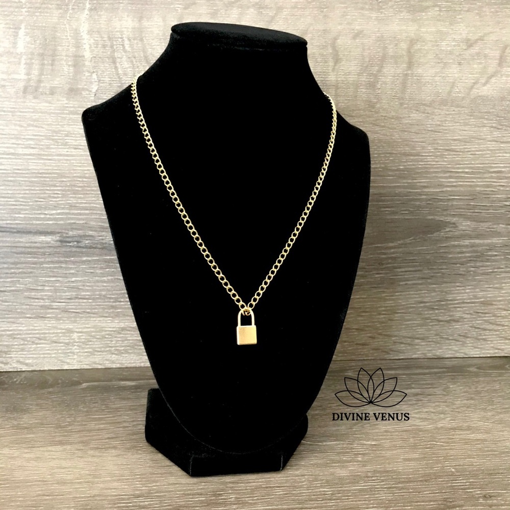 Lock Necklace 🔒Gold Plated Stainless Steel - Picture 3 of 8